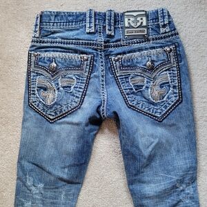 EXCELLENT CONDITION MENS ROCK REVIVAL JEAMS 28